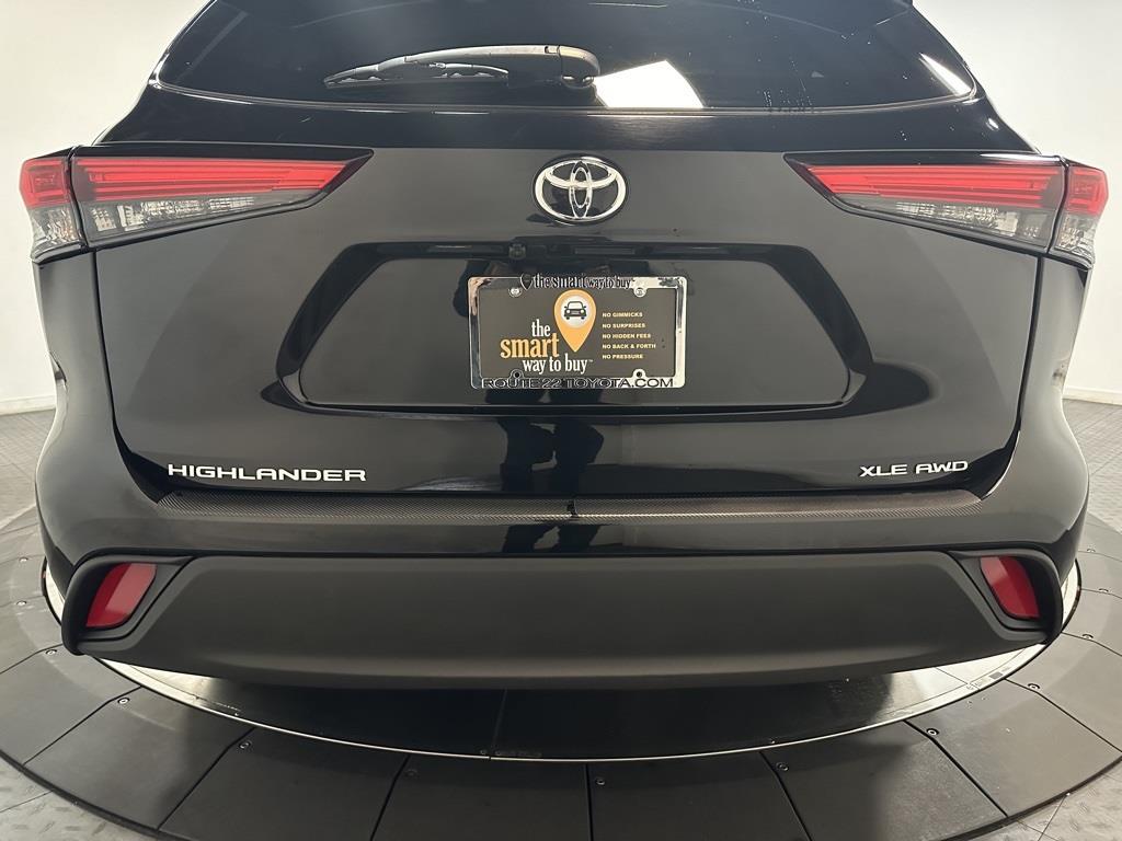2021 Toyota Highlander XLE 14