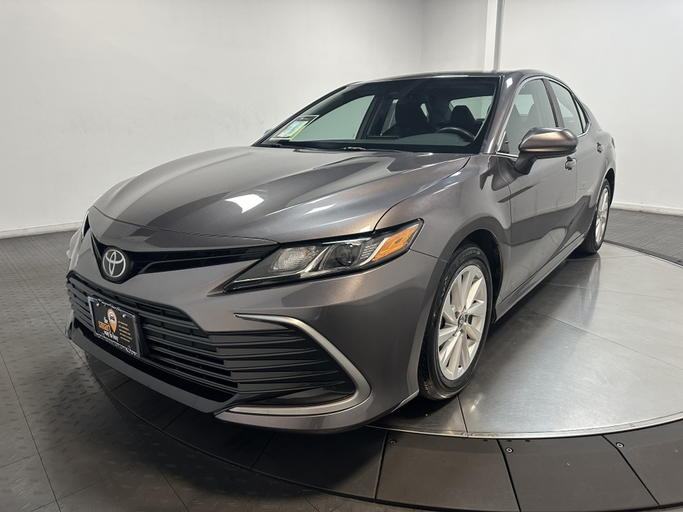 2022 Toyota Camry LE 6