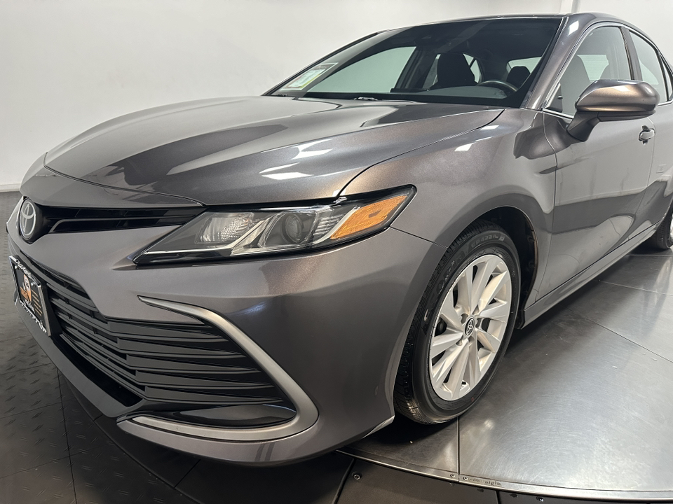 2022 Toyota Camry LE 7