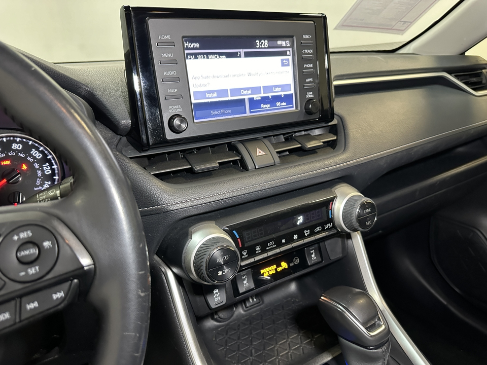 2019 Toyota RAV4 XLE 25