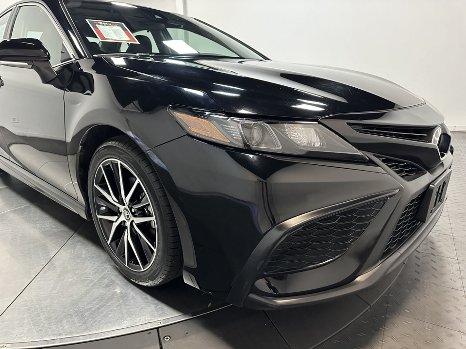 2023 Toyota Camry SE 3