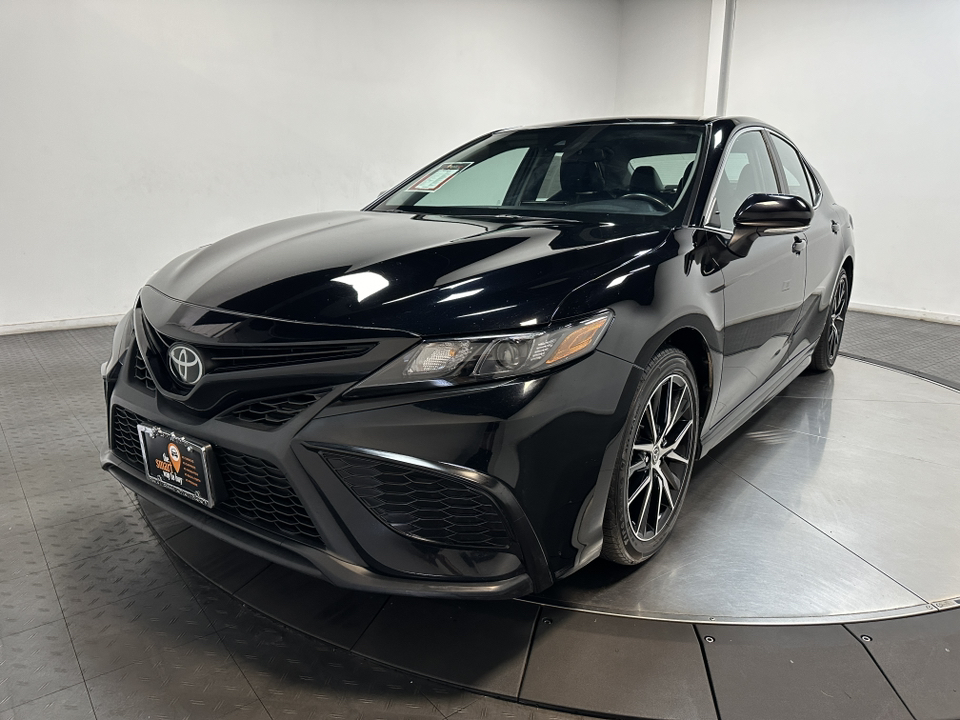 2022 Toyota Camry SE 6