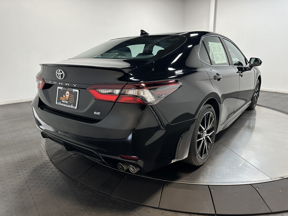 2022 Toyota Camry SE 13