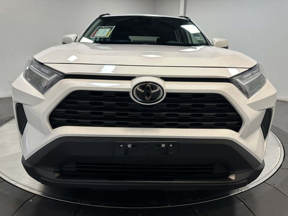 2023 Toyota RAV4 XLE 5