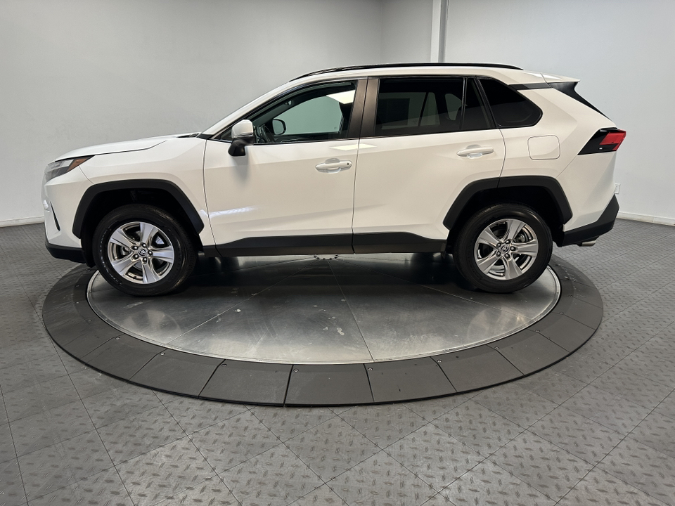 2023 Toyota RAV4 XLE 8