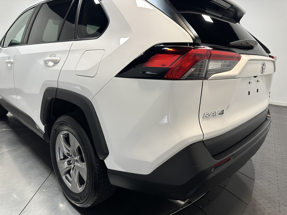 2023 Toyota RAV4 XLE 10