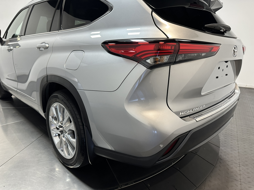 2023 Toyota Highlander Limited 10