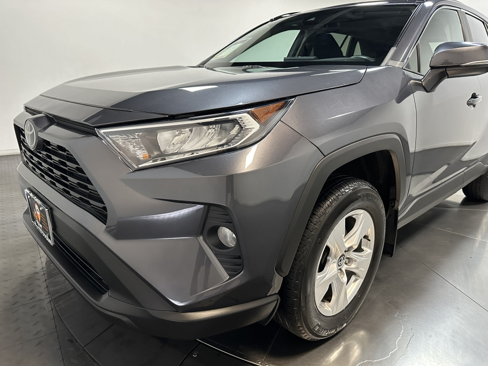 2020 Toyota RAV4 XLE 7