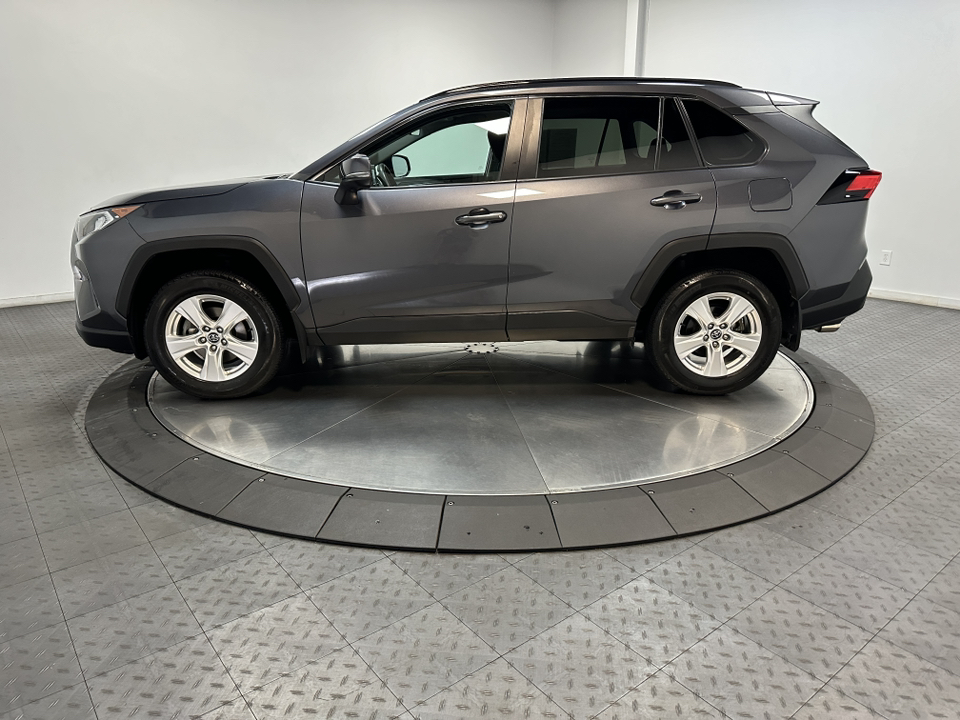 2020 Toyota RAV4 XLE 8