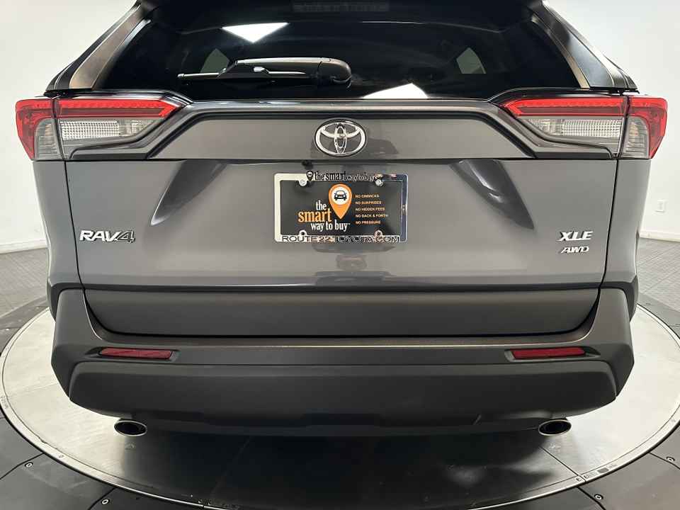 2020 Toyota RAV4 XLE 12