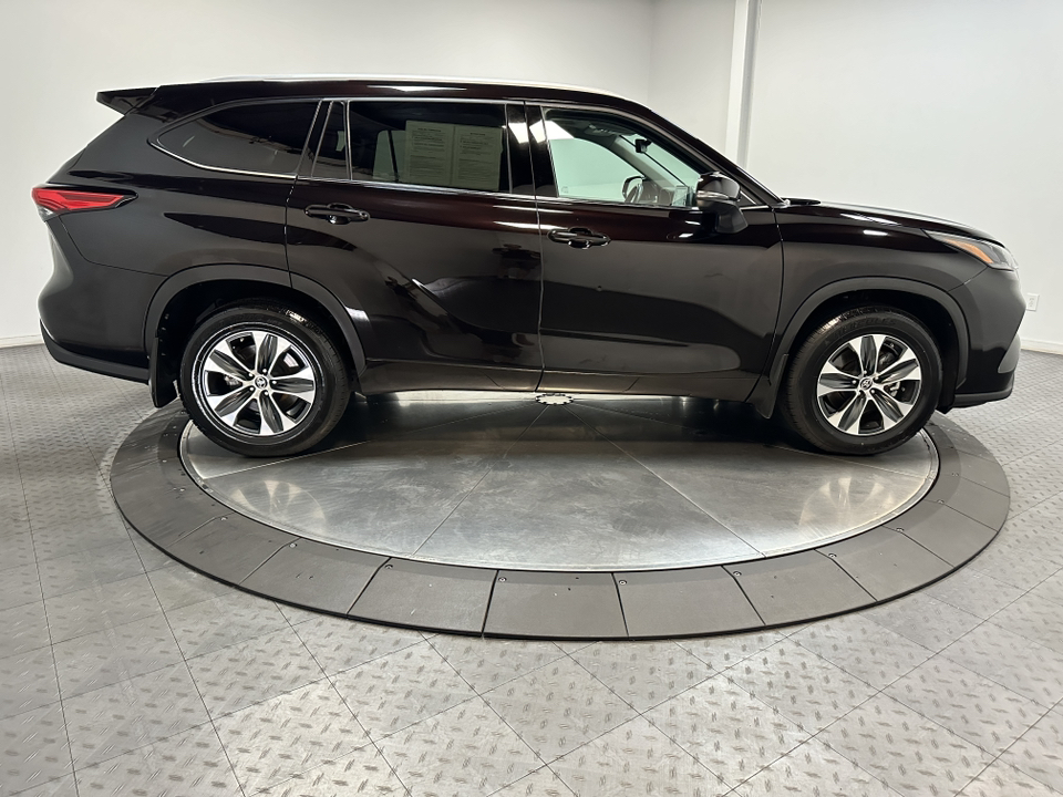 2022 Toyota Highlander XLE 15