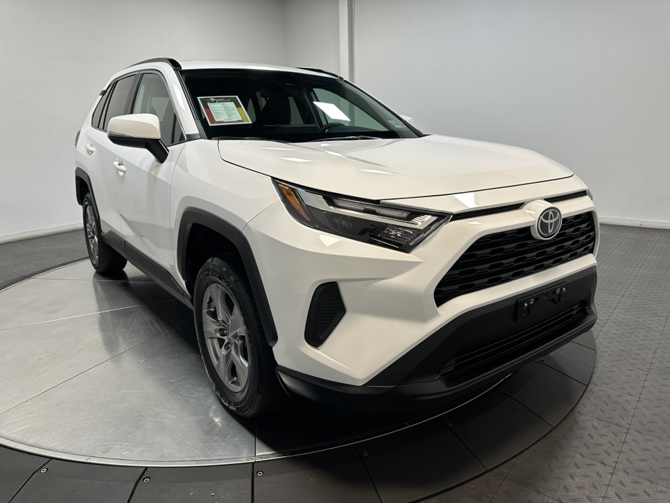 2024 Toyota RAV4 XLE 2