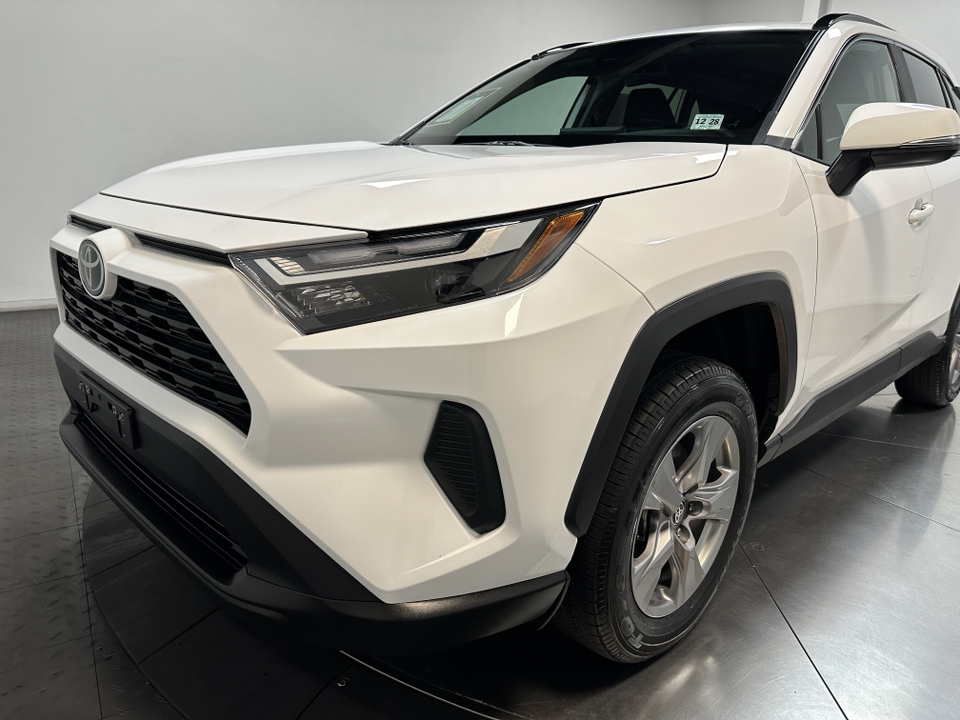 2024 Toyota RAV4 XLE 7