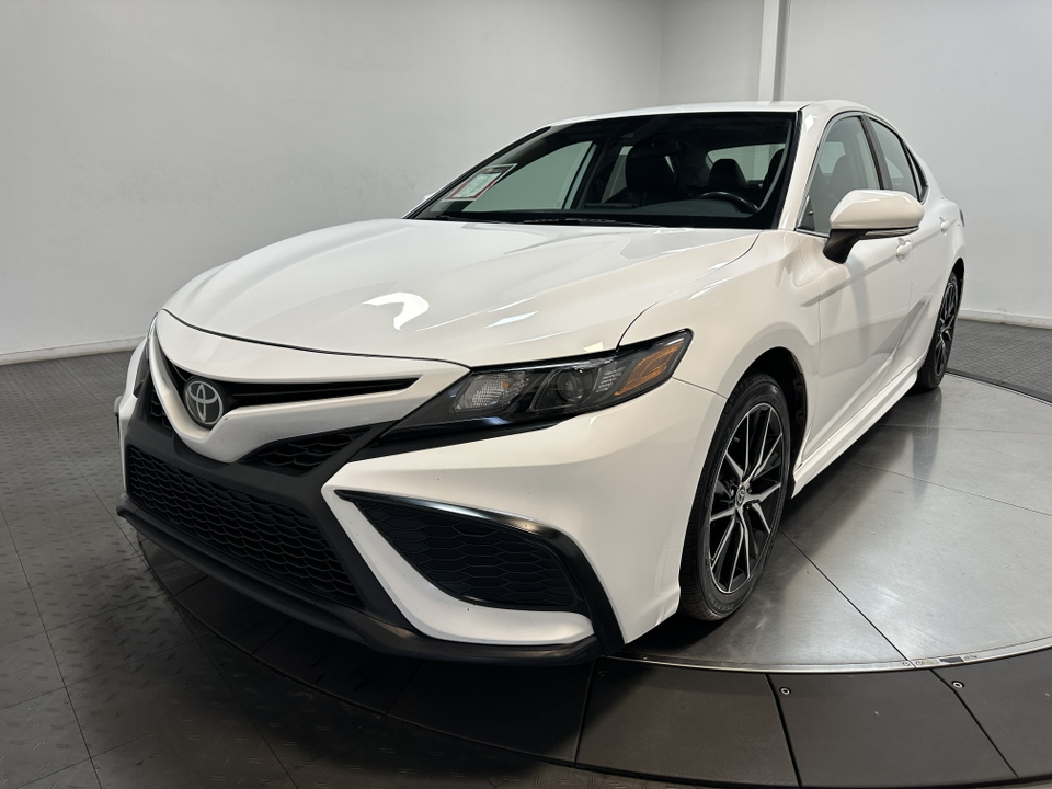 2022 Toyota Camry SE 6