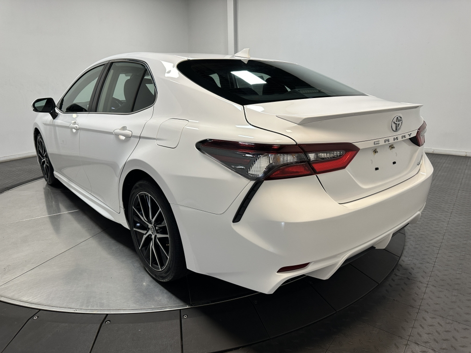 2022 Toyota Camry SE 9