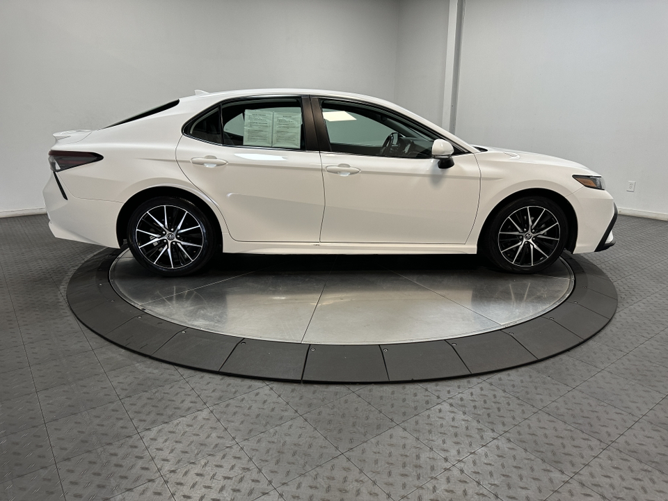 2022 Toyota Camry SE 15