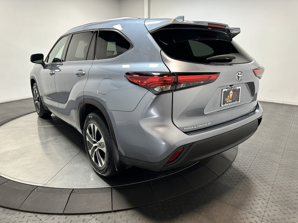 2021 Toyota Highlander XLE 9