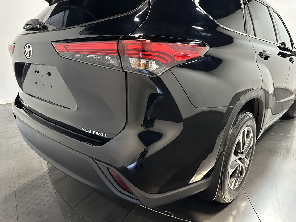 2021 Toyota Highlander XLE 14