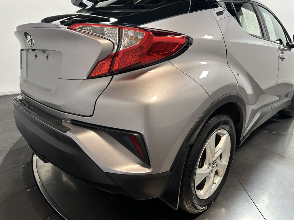 2018 Toyota C-HR XLE 14