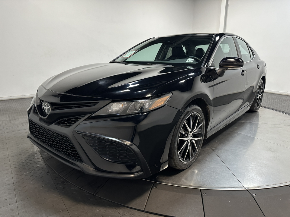 2022 Toyota Camry SE 6