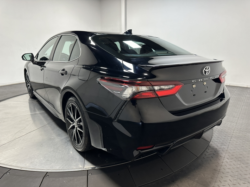 2022 Toyota Camry SE 9