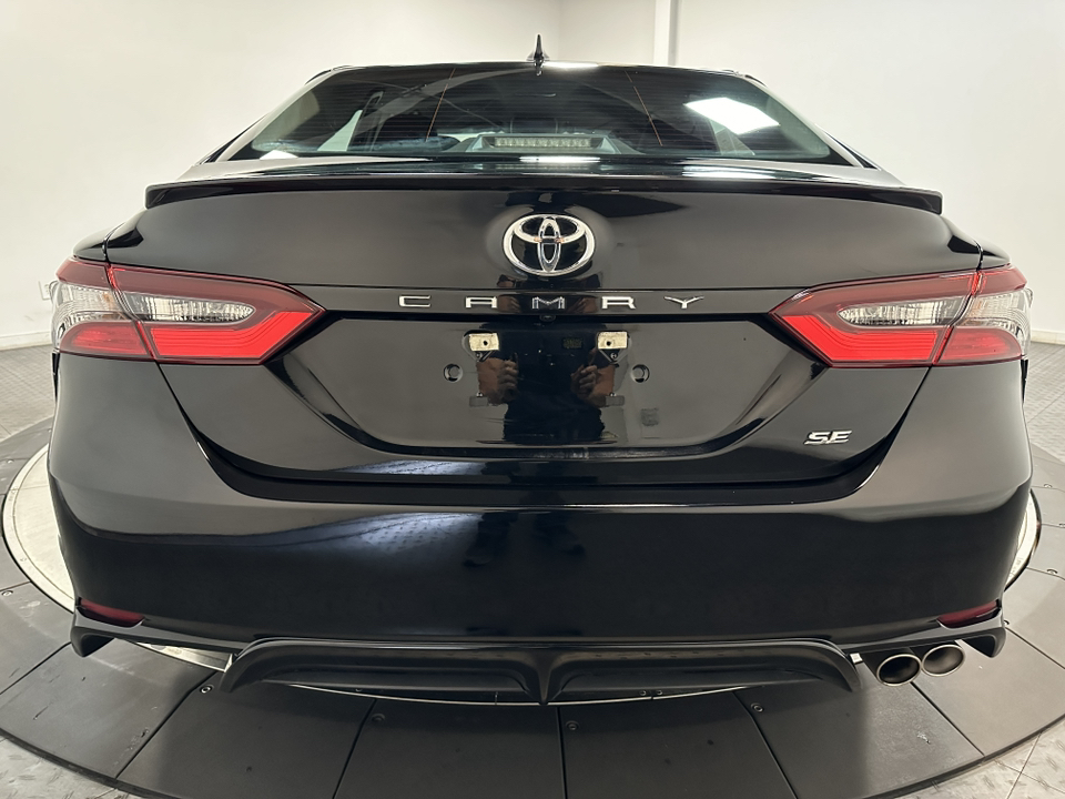 2022 Toyota Camry SE 12