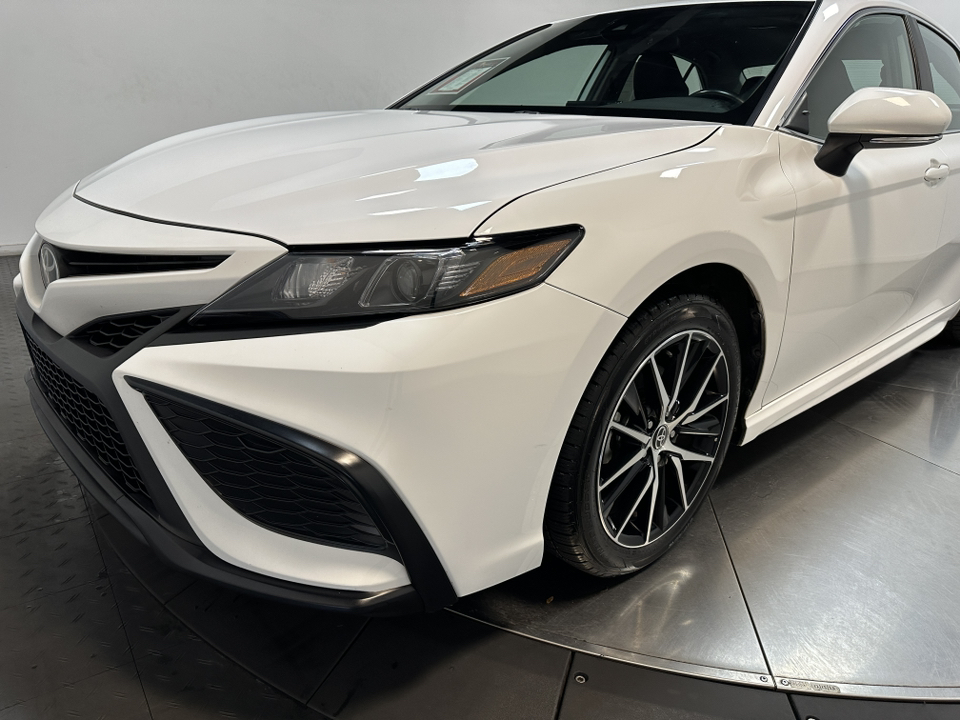 2022 Toyota Camry SE 7