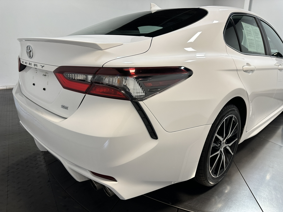 2022 Toyota Camry SE 14