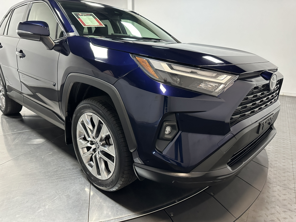 2022 Toyota RAV4 XLE Premium 3