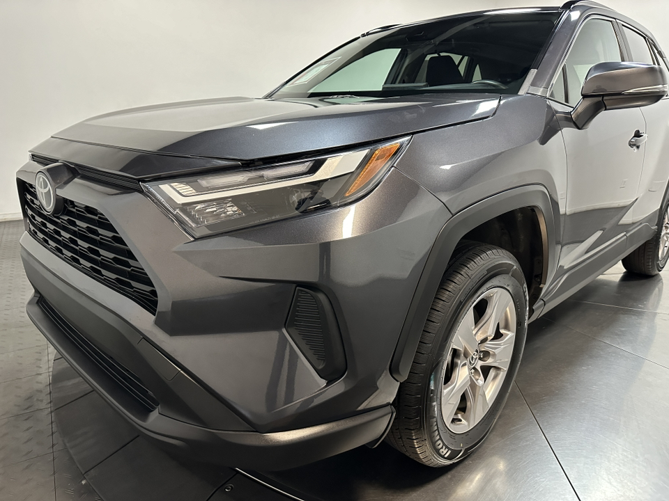 2022 Toyota RAV4 XLE 8