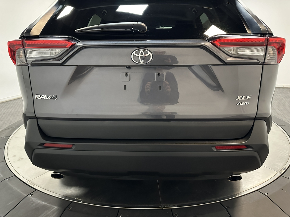 2022 Toyota RAV4 XLE 13