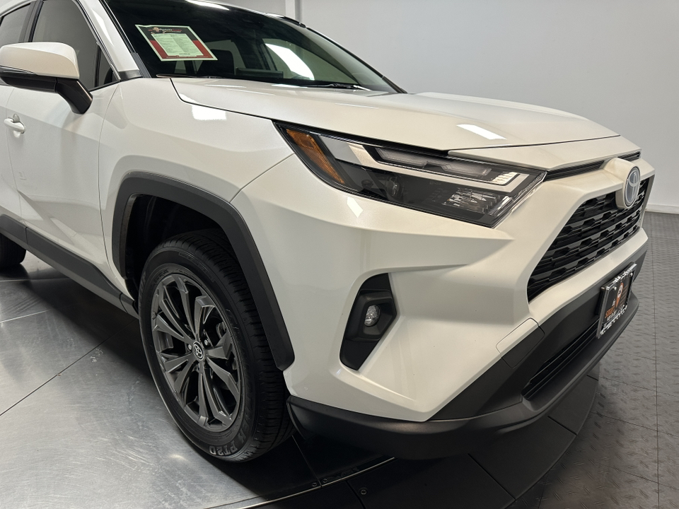 2022 Toyota RAV4 Hybrid XLE Premium 3