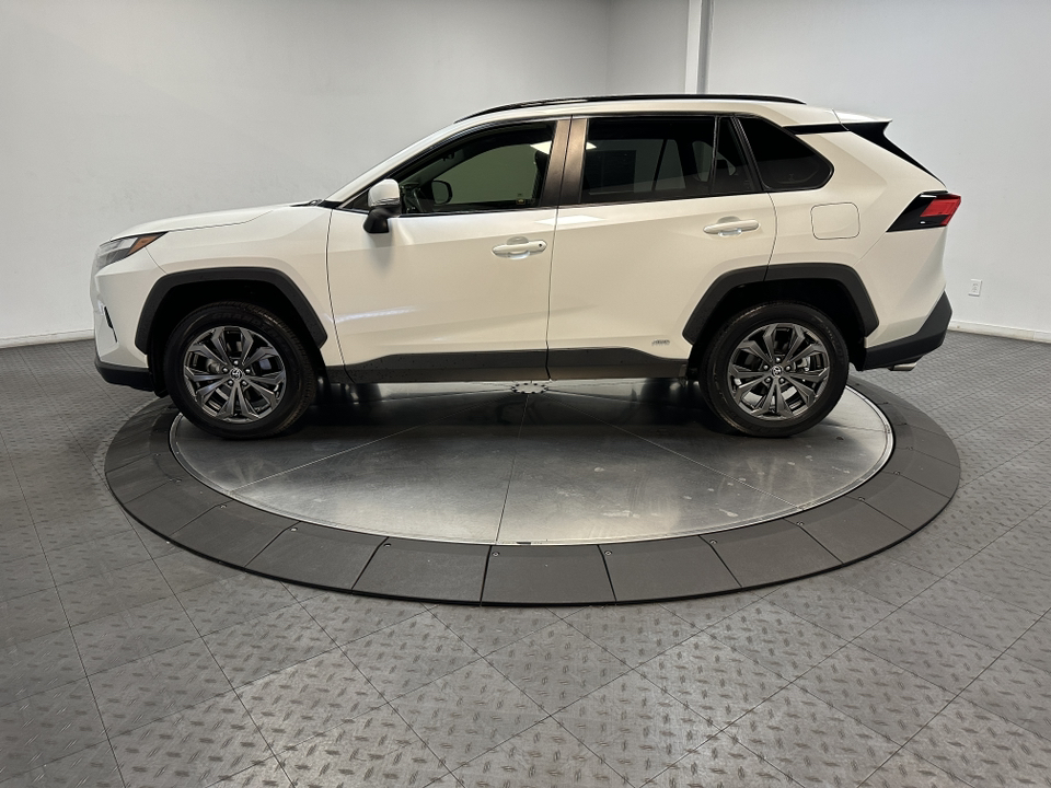 2022 Toyota RAV4 Hybrid XLE Premium 8