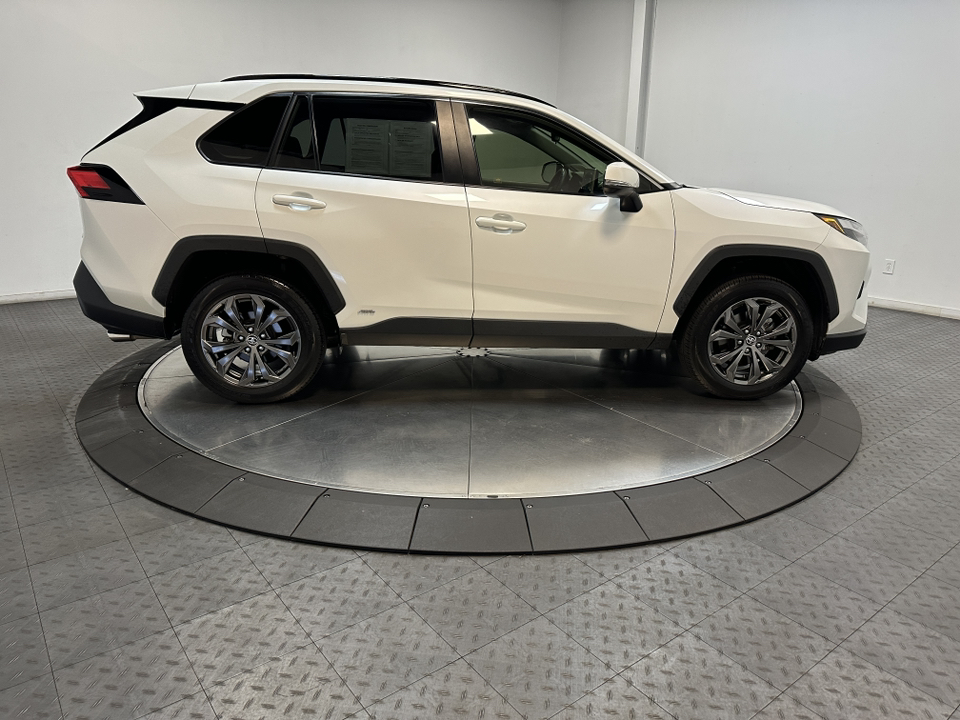 2022 Toyota RAV4 Hybrid XLE Premium 15