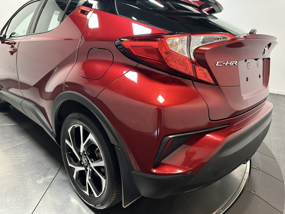 2018 Toyota C-HR XLE 9