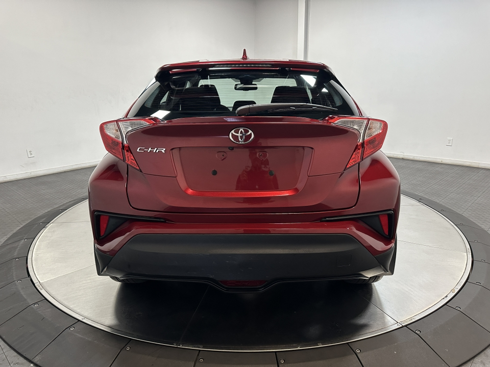 2018 Toyota C-HR XLE 10