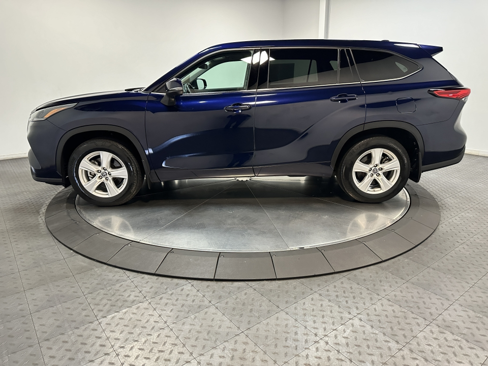 2021 Toyota Highlander LE 8