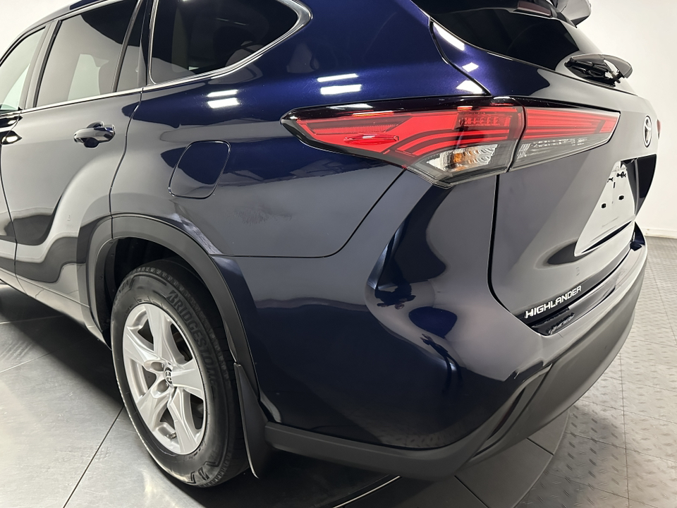 2021 Toyota Highlander LE 10