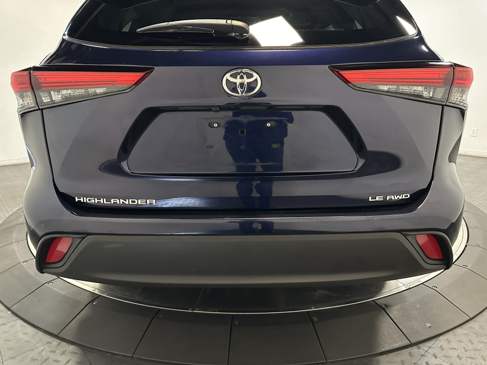 2021 Toyota Highlander LE 12