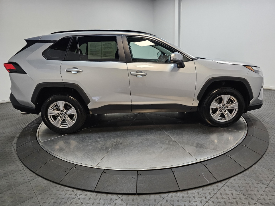 2022 Toyota RAV4 XLE 15