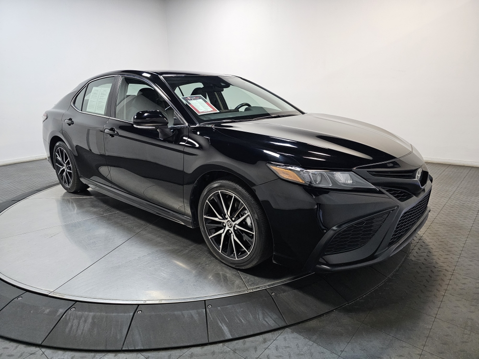 2023 Toyota Camry SE 1