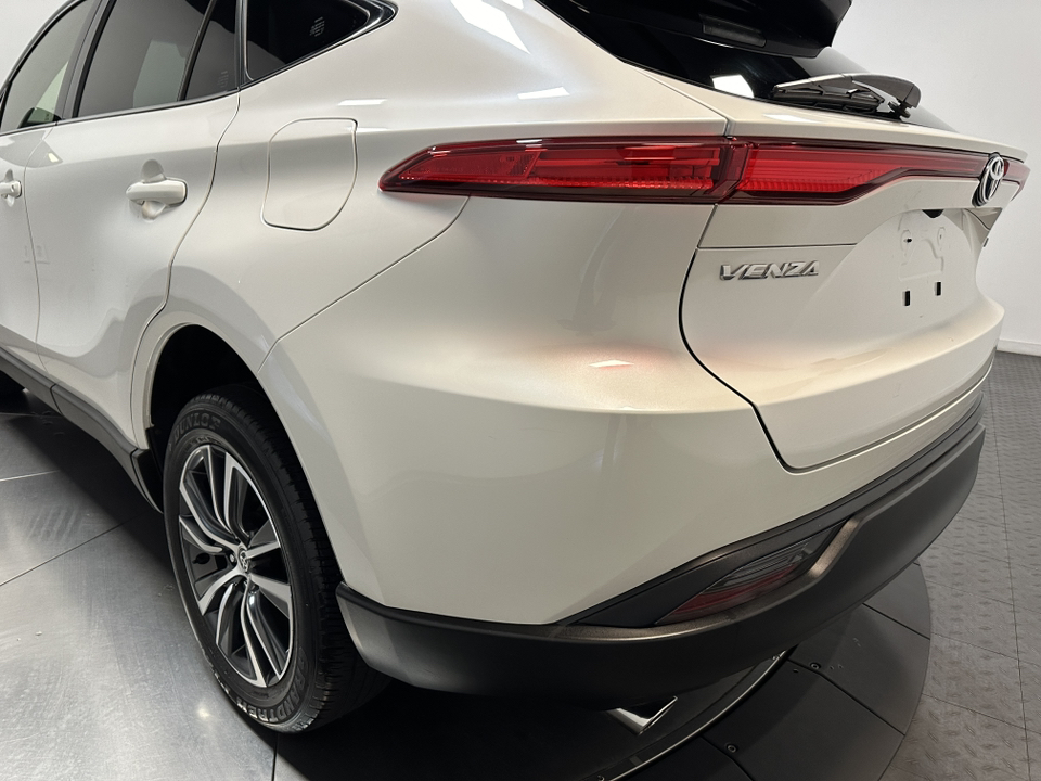 2021 Toyota Venza LE 10