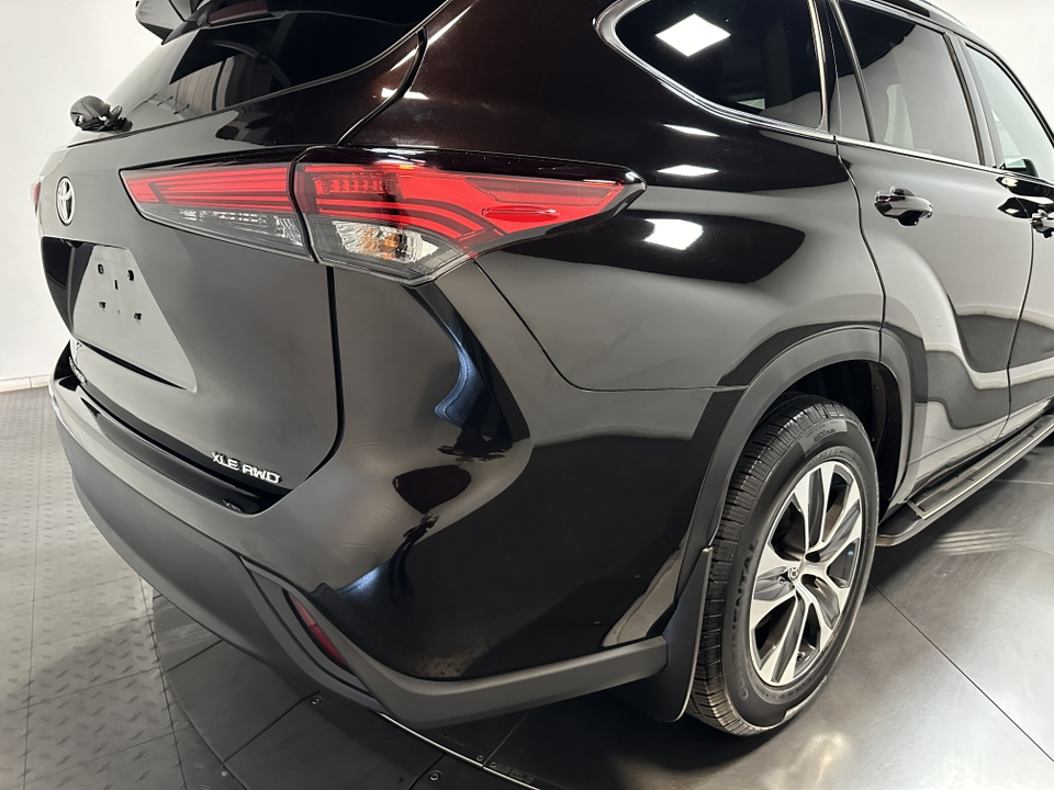 2021 Toyota Highlander XLE 14