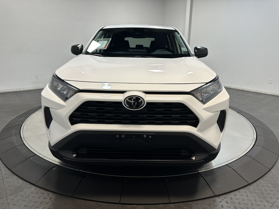 2022 Toyota RAV4 LE 4