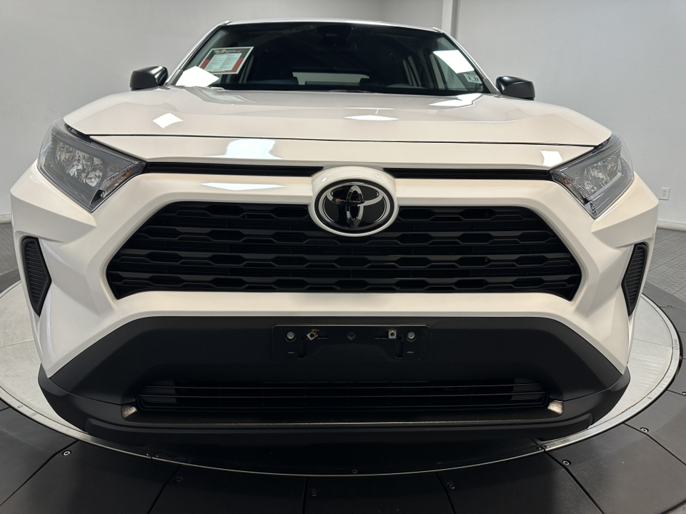 2022 Toyota RAV4 LE 5