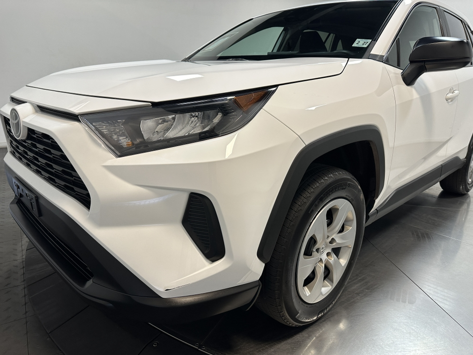 2022 Toyota RAV4 LE 7