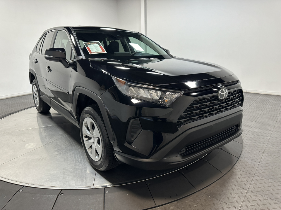 2022 Toyota RAV4 LE 2