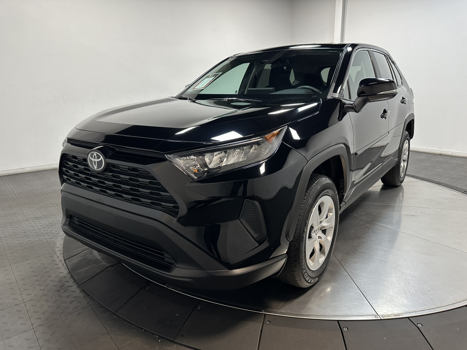 2022 Toyota RAV4 LE 6