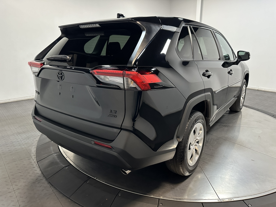 2022 Toyota RAV4 LE 13