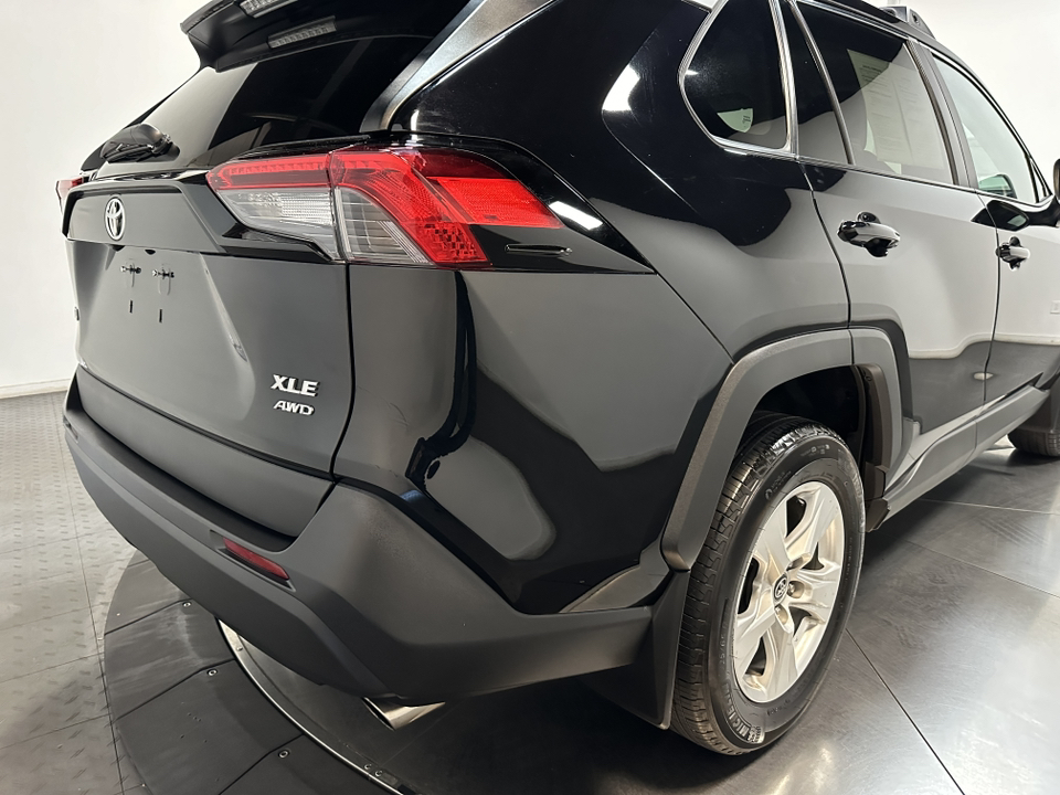 2021 Toyota RAV4 XLE 14